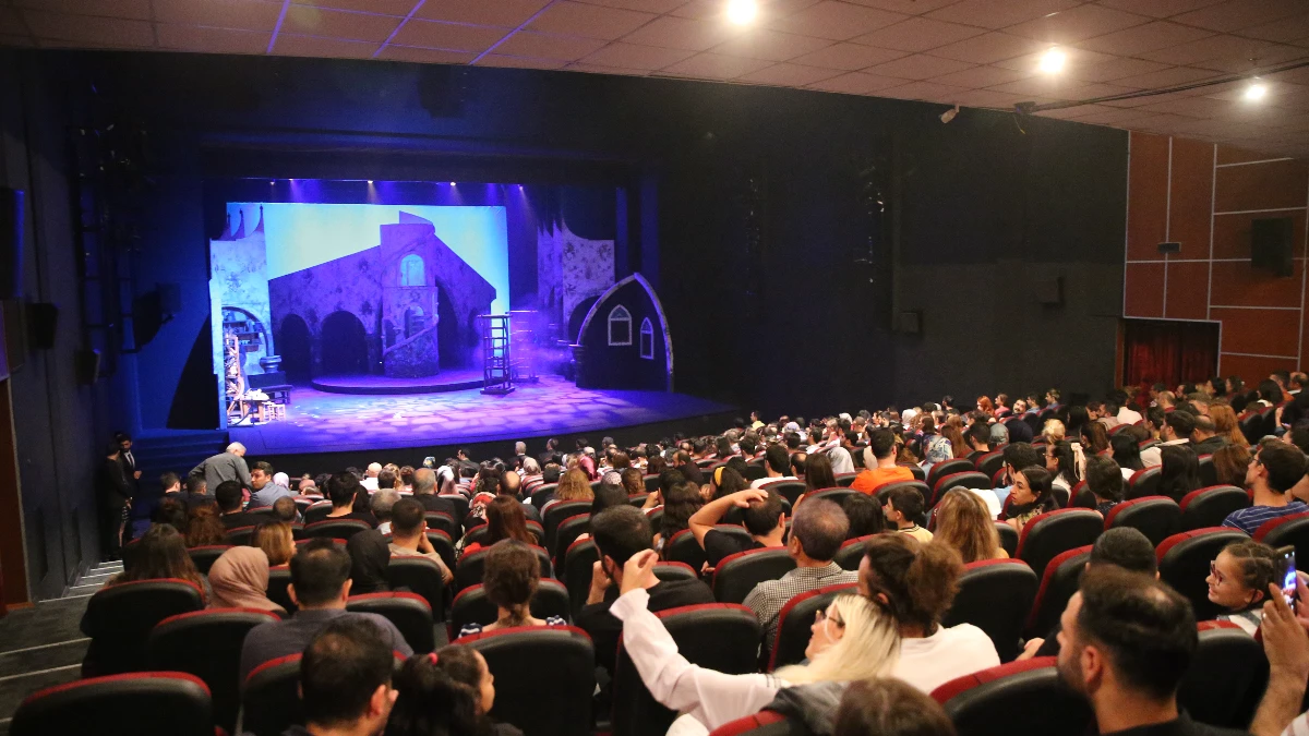 Sinema koltukları halk günüyle dolacak Sinema koltukları halk günüyle dolacak