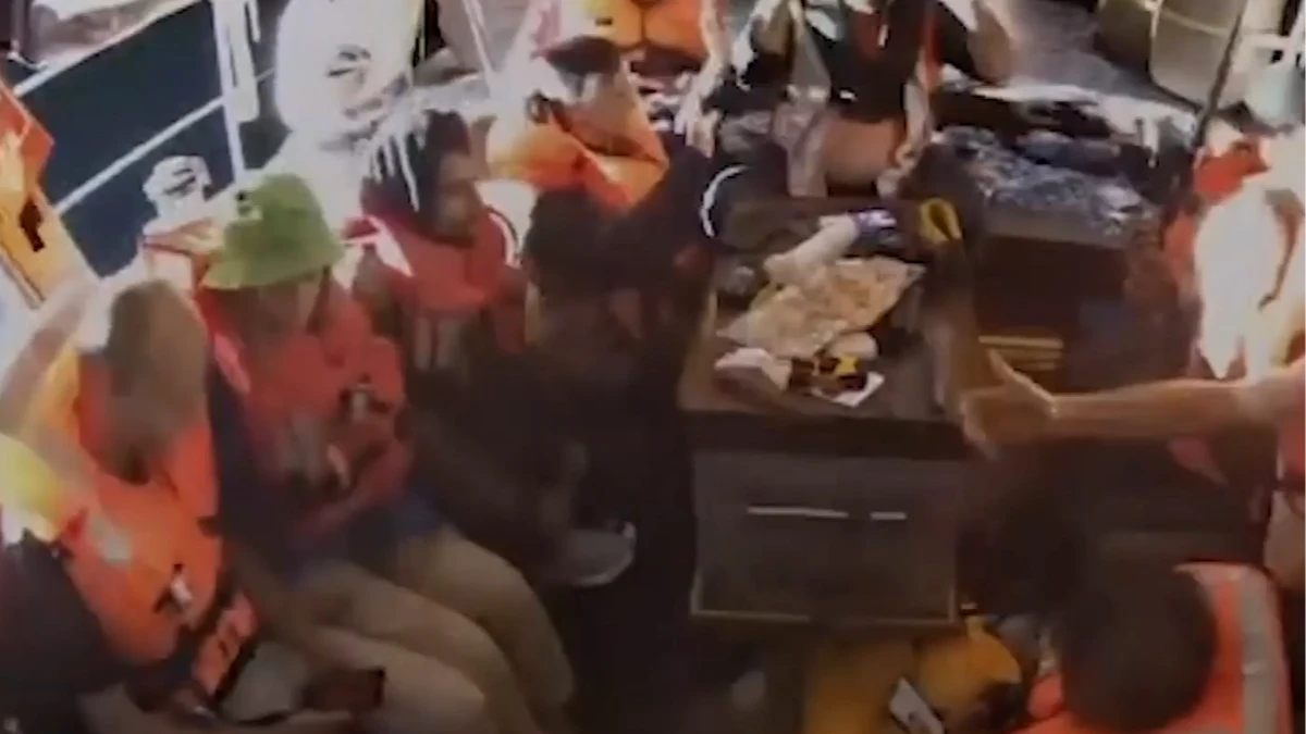 SON DAKİKA: İşgalci İsrail bunu da yaptı! İnsani yardım gemisi Madleen'e saldırdı SON DAKİKA: İşgalci İsrail bunu da yaptı! İnsani yardım gemisi Madleen'e saldırdı