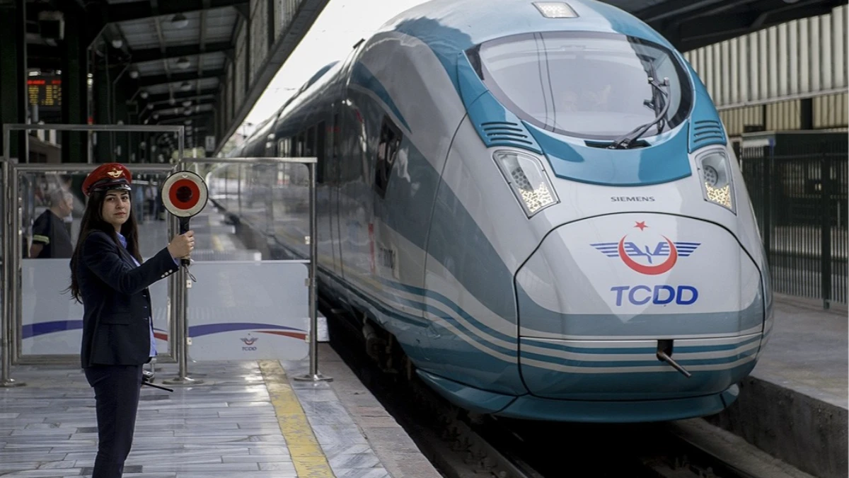 SON DAKİKA: Tren biletlerinde öğretmenlere yüzde 50 indirim! SON DAKİKA: Tren biletlerinde öğretmenlere yüzde 50 indirim!