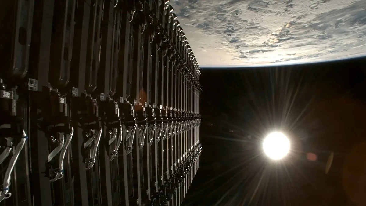 SpaceX'in Starlink uydusunda kritik arıza: Dünya'ya düşüyor SpaceX'in Starlink uydusunda kritik arıza: Dünya'ya düşüyor