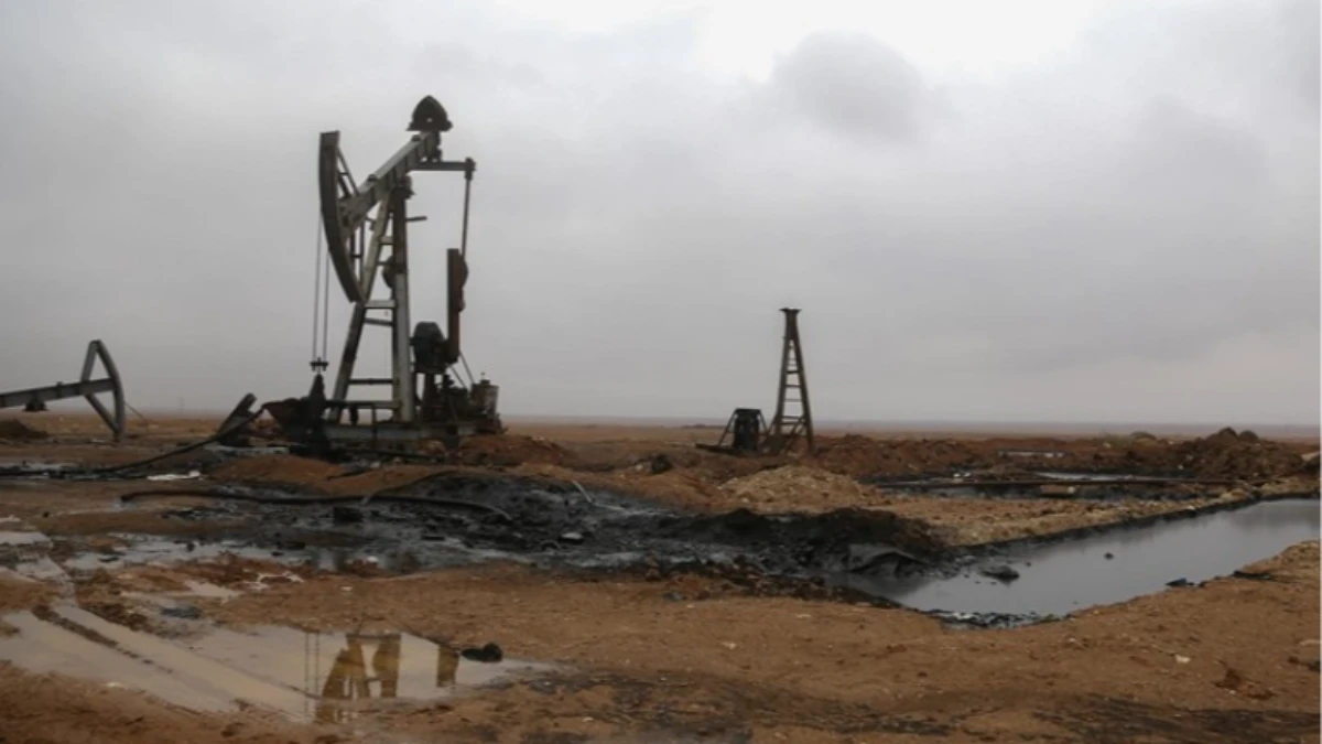 Suriye’de terör örgütünden alınan sahalarda petrol üretimi başladı: Sevkiyat rafinerilere yapılıyor Suriye’de terör örgütünden alınan sahalarda petrol üretimi başladı: Sevkiyat rafinerilere yapılıyor