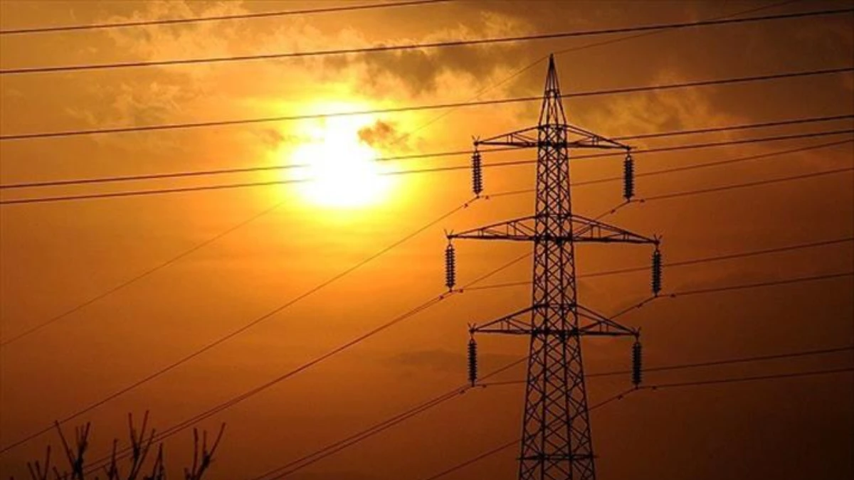 Suriye'nin enerji altyapısı yenileniyor: 7 milyar dolarlık imzalar atıldı Suriye'nin enerji altyapısı yenileniyor: 7 milyar dolarlık imzalar atıldı