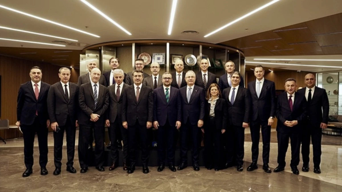 TCMB Başkanı Karahan bankacılık sektörüyle buluştu: Gündemde küresel ekonomi ve para politikası TCMB Başkanı Karahan bankacılık sektörüyle buluştu: Gündemde küresel ekonomi ve para politikası