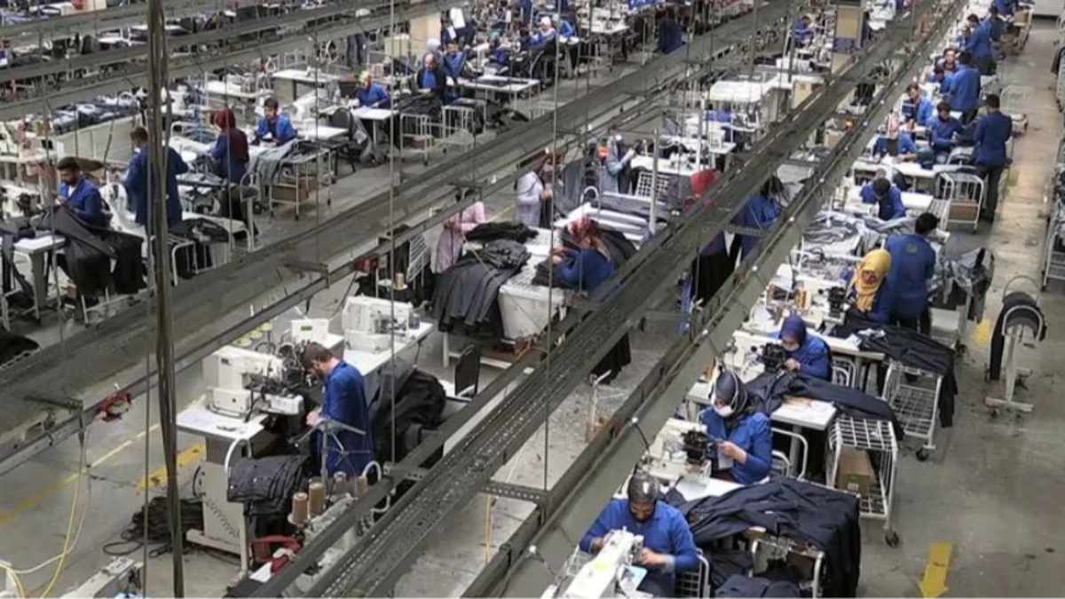 Tekstil ve moda sektöründe yapay zeka devrimi: İsraf azalıyor, maliyetler düşüyor Tekstil ve moda sektöründe yapay zeka devrimi: İsraf azalıyor, maliyetler düşüyor
