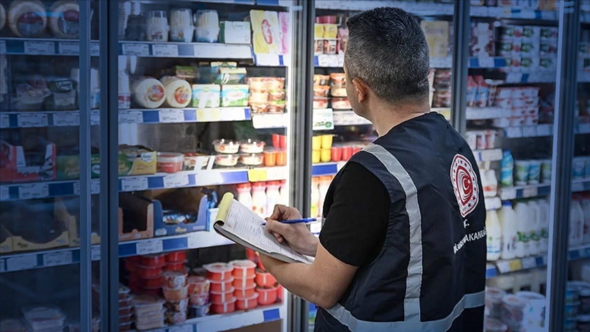 Ticaret Bakanlığı Ramazan Bayramı öncesi uyardı: 'Alışverişte raf ile kasa fiyatını karşılaştırın' Ticaret Bakanlığı Ramazan Bayramı öncesi uyardı: 'Alışverişte raf ile kasa fiyatını karşılaştırın'