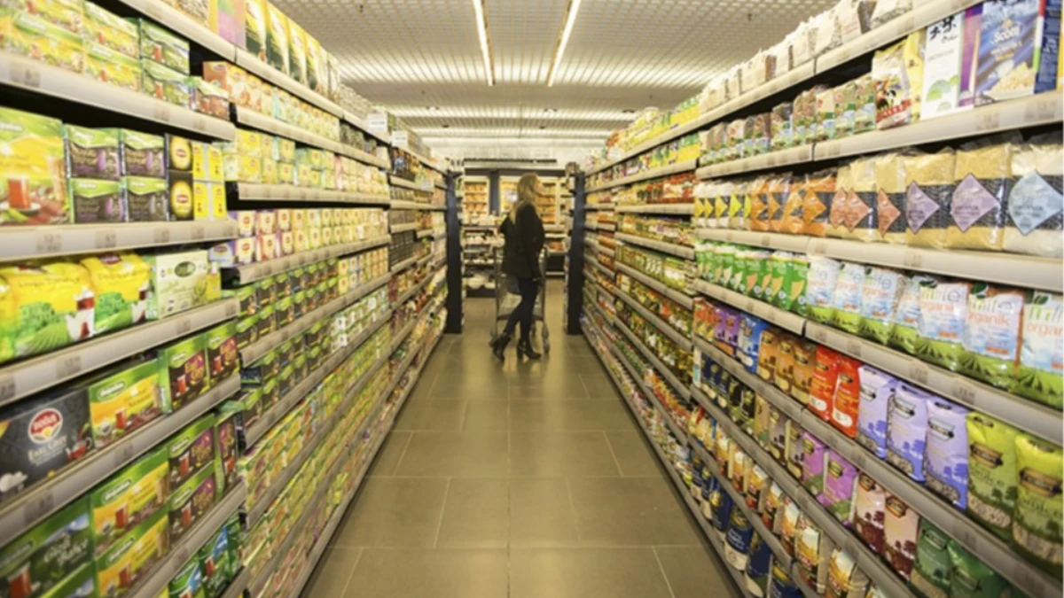 Ticaret Bakanlığı zincir marketlerle bir araya geldi: Piyasa dengeleri masaya yatırıldı Ticaret Bakanlığı zincir marketlerle bir araya geldi: Piyasa dengeleri masaya yatırıldı