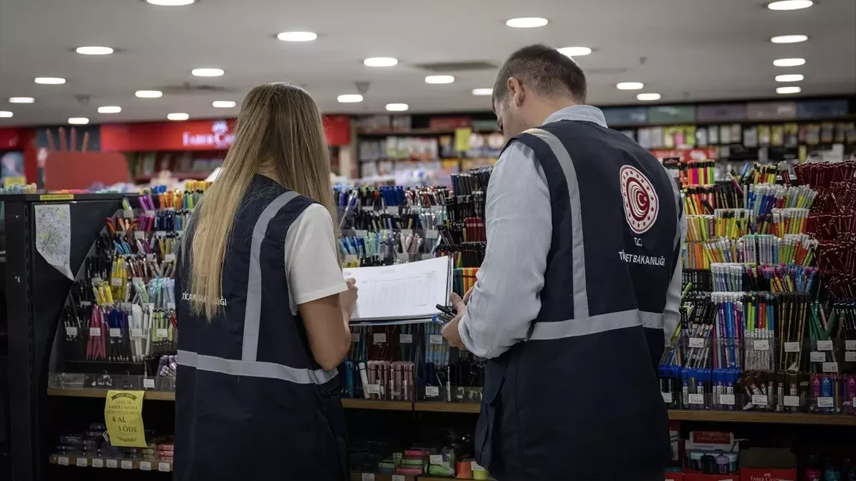 Ticaret Bakanlığı'ndan kırtasiye ürünlerine denetim: Ekipler 81 ilde sahaya indi Ticaret Bakanlığı'ndan kırtasiye ürünlerine denetim: Ekipler 81 ilde sahaya indi