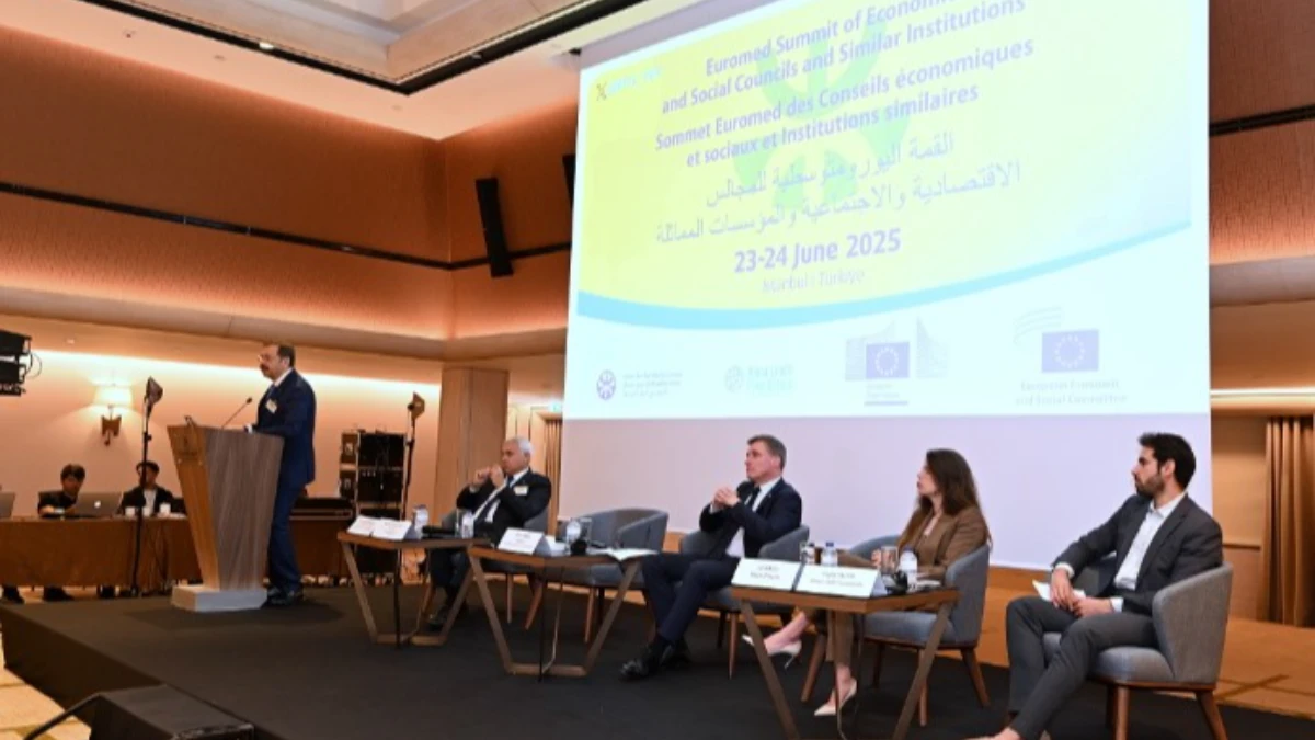 TOBB Başkanı Rifat Hisarcıklıoğlu, Euromed Zirvesi’ne katıldı TOBB Başkanı Rifat Hisarcıklıoğlu, Euromed Zirvesi’ne katıldı