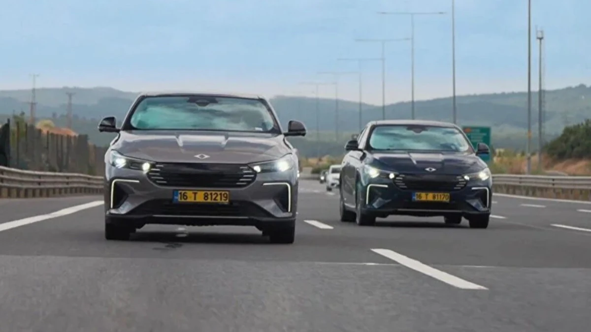 Togg T10F Sedan yeni renkleri 'Mardin' ve 'Urla' ile yollara çıkacak Togg T10F Sedan yeni renkleri 'Mardin' ve 'Urla' ile yollara çıkacak