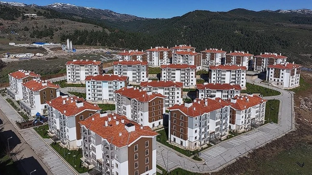 TOKİ 500 bin konut projesinde kura heyecanı sürüyor: Yeni hafta takvimi belli oldu TOKİ 500 bin konut projesinde kura heyecanı sürüyor: Yeni hafta takvimi belli oldu
