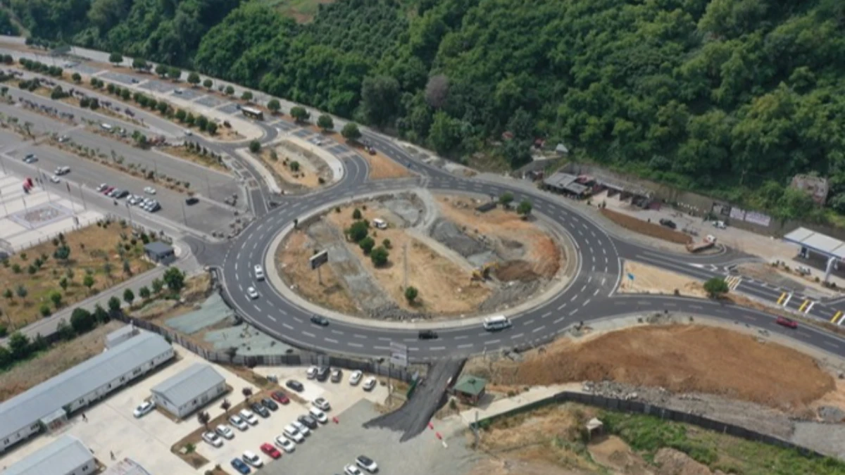 Trabzon Şehir Hastanesi Kavşağı trafiğe açıldı Trabzon Şehir Hastanesi Kavşağı trafiğe açıldı