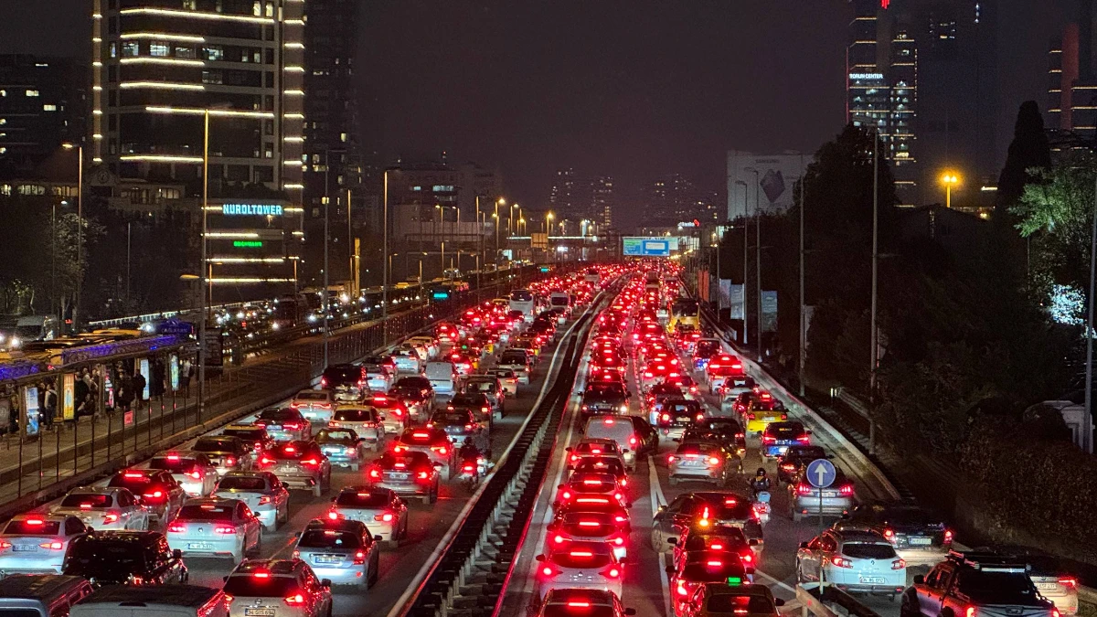 Trafiğe çıkacaklar dikkat! Kara yollarında yapım ve bakım çalışmaları sürüyor Trafiğe çıkacaklar dikkat! Kara yollarında yapım ve bakım çalışmaları sürüyor