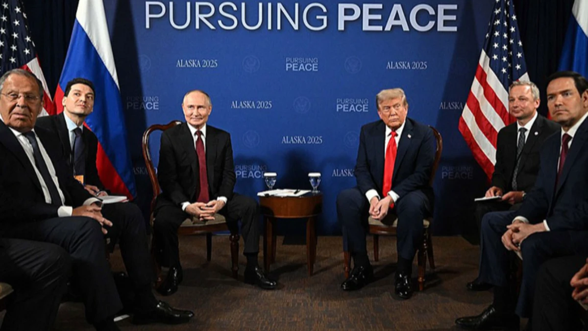 Trump ve Putin Alaska'da görüştü: Zirveden anlaşma çıkmadı Trump ve Putin Alaska'da görüştü: Zirveden anlaşma çıkmadı