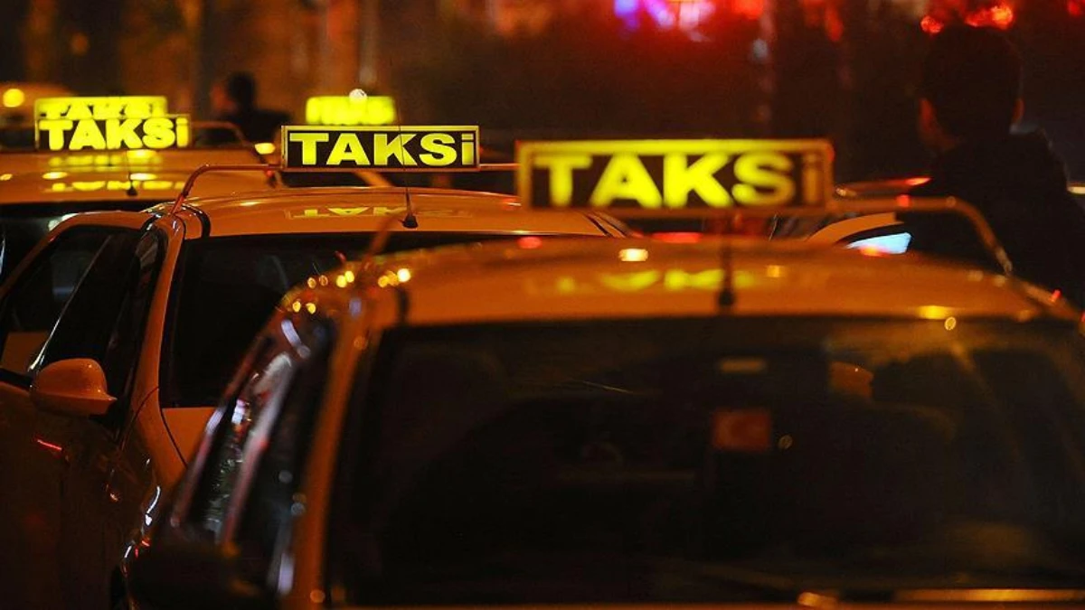 Turistlerden fazla ücret alınan taksilere ceza: Ruhsatları iptal edildi Turistlerden fazla ücret alınan taksilere ceza: Ruhsatları iptal edildi