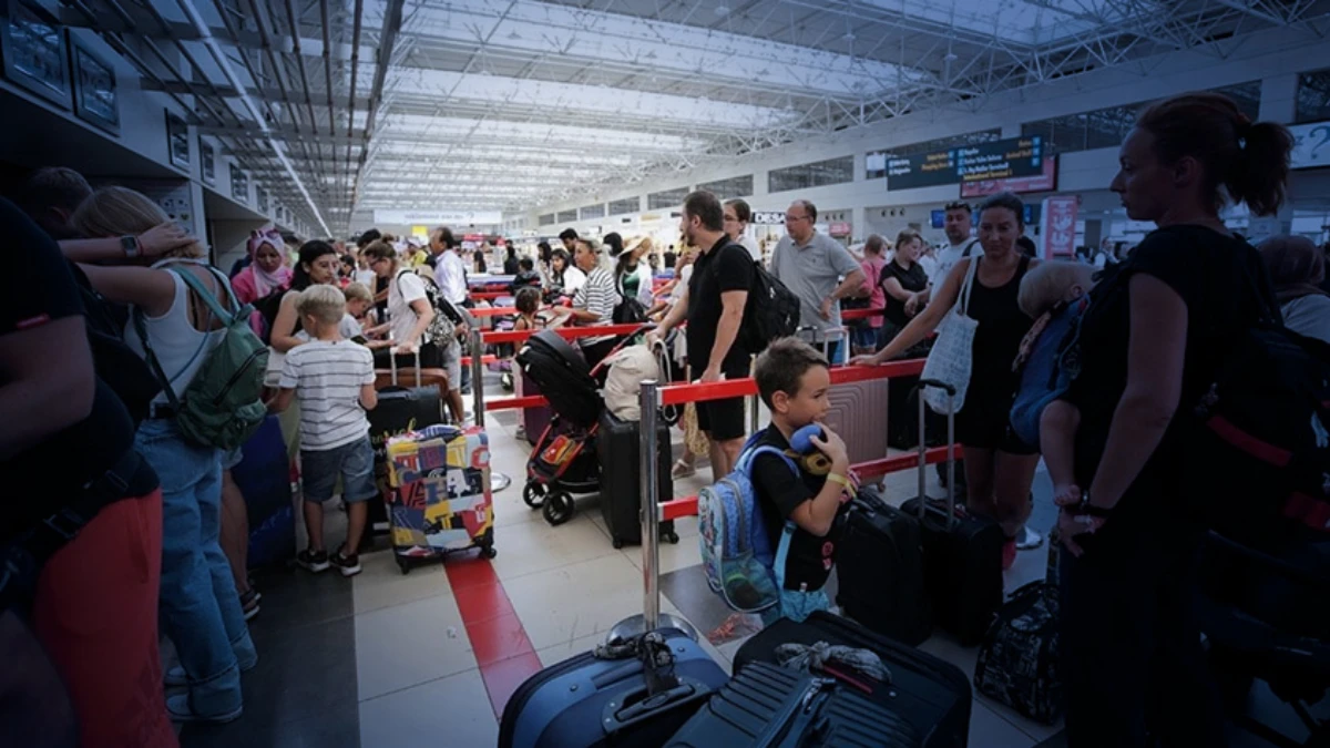 Turizmde zirve yılı: 11 ayda 50 milyon yabancı turist sınırı aşıldı Turizmde zirve yılı: 11 ayda 50 milyon yabancı turist sınırı aşıldı