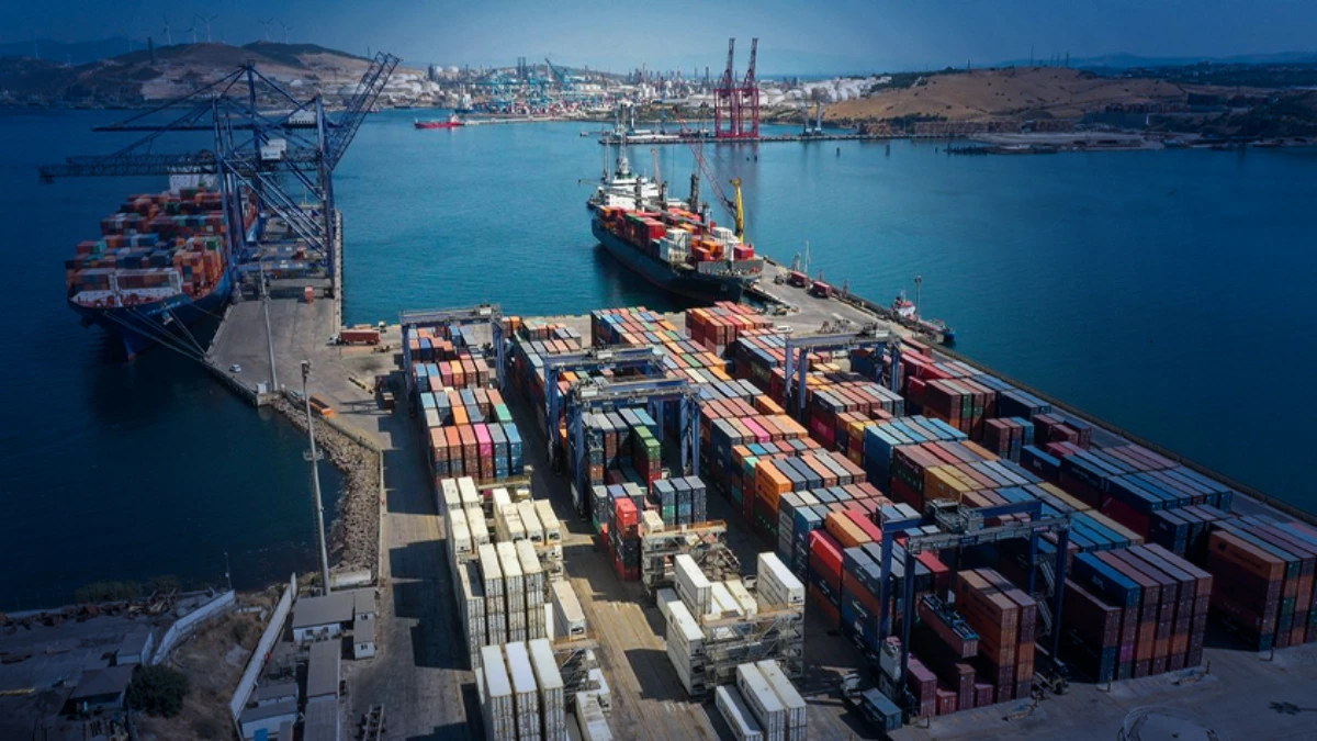 Türk lirasıyla dış ticaret ivme kazandı: Nisanda rekor artış Türk lirasıyla dış ticaret ivme kazandı: Nisanda rekor artış