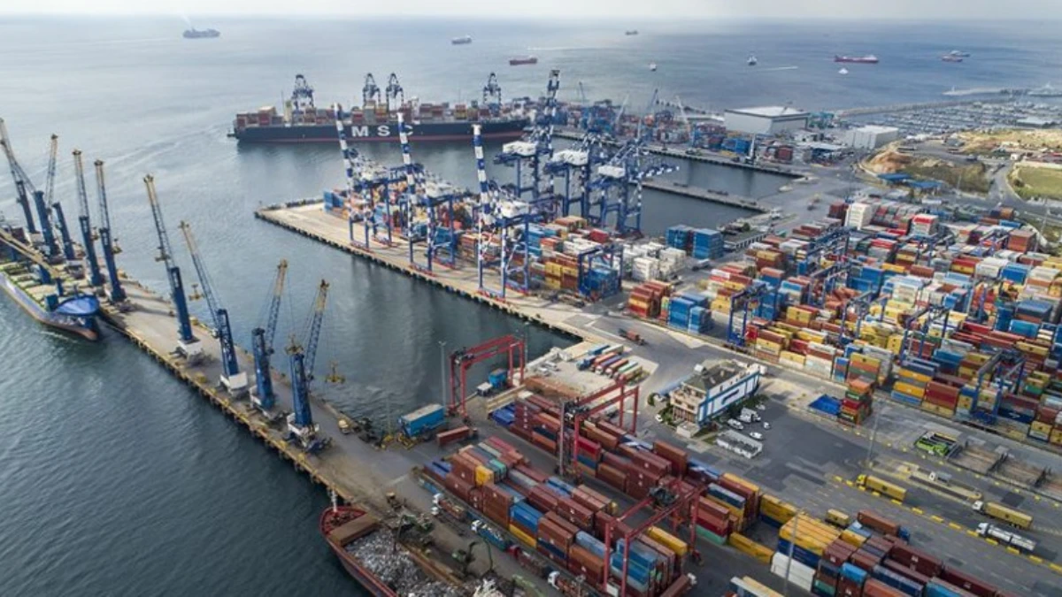Türk sanayi ihracatta tarih yazdı: 2025’te 194,8 milyar dolarla rekor kırıldı Türk sanayi ihracatta tarih yazdı: 2025’te 194,8 milyar dolarla rekor kırıldı