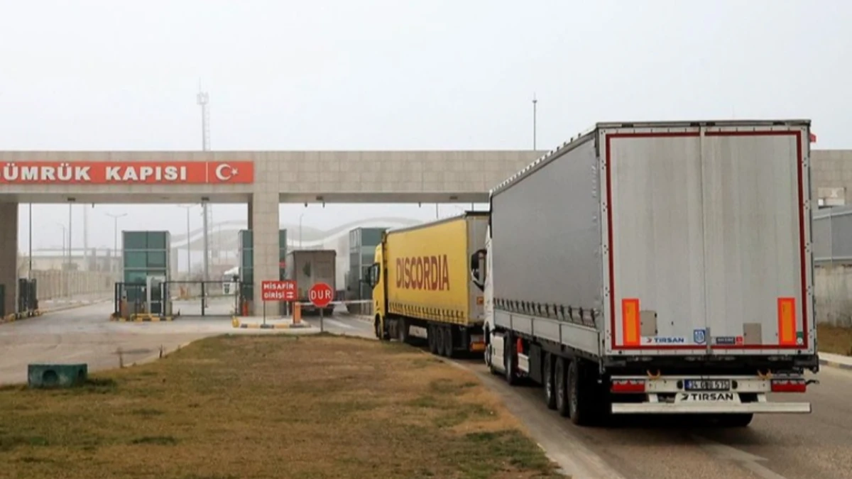 Türkiye 11 ayda 2 milyona yakın ihracat seferi yaptı: Türk tırlarının payı yüzde 72 Türkiye 11 ayda 2 milyona yakın ihracat seferi yaptı: Türk tırlarının payı yüzde 72