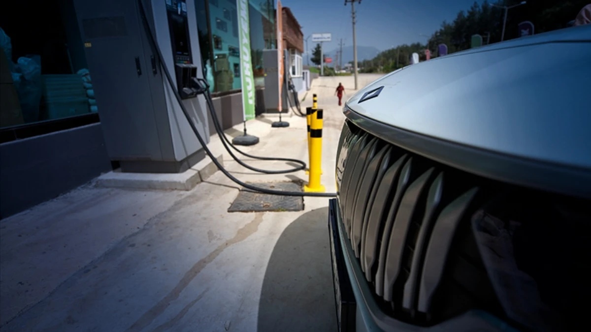 Türkiye'de elektrikli otomobil sayısı 350 bine yaklaştı: Bir yılda yüzde 110 artış Türkiye'de elektrikli otomobil sayısı 350 bine yaklaştı: Bir yılda yüzde 110 artış