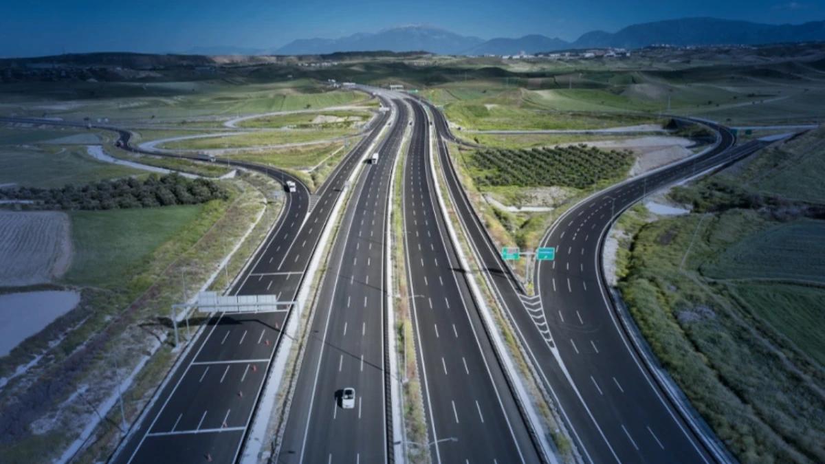 Türkiye'nin bölünmüş yol ağı genişliyor: 30 bin kilometreye ulaştı