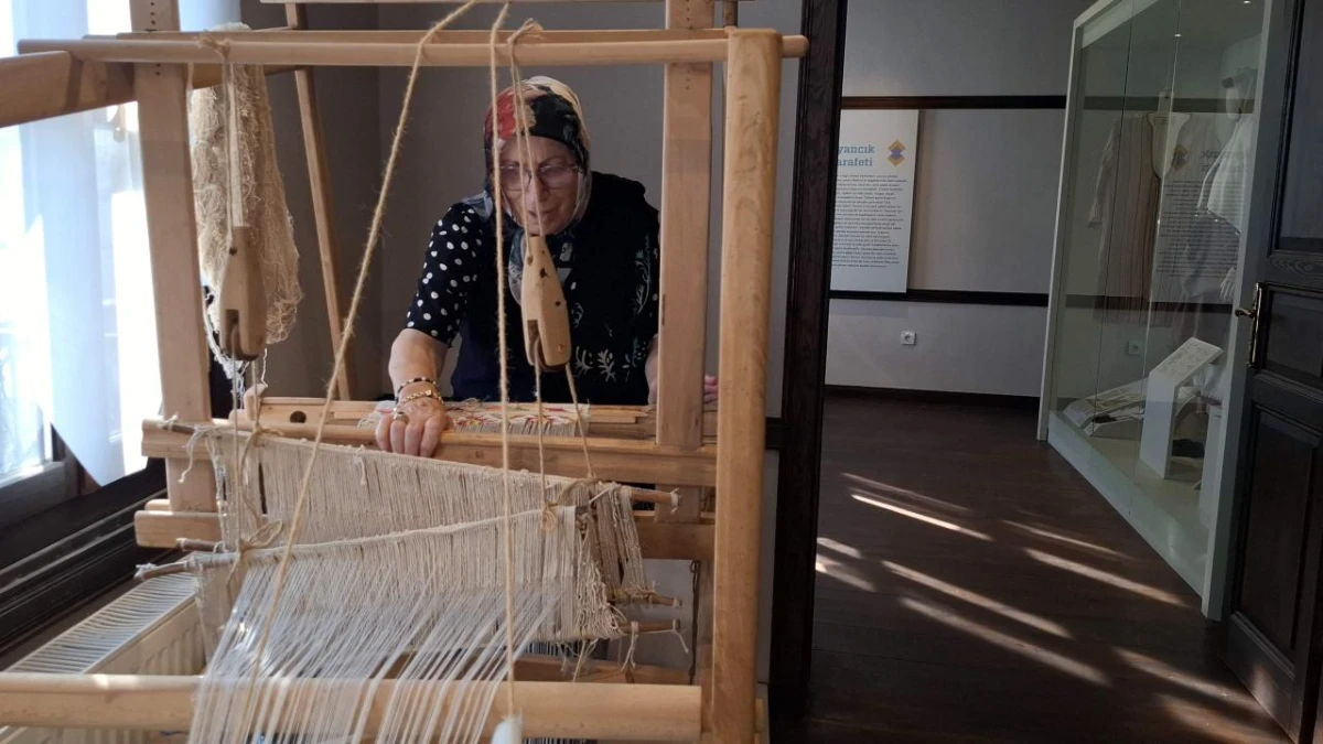 Türkiye'nin ilk keten müzesi ziyaretçilerini ağırlamayı sürdürüyor Türkiye'nin ilk keten müzesi ziyaretçilerini ağırlamayı sürdürüyor