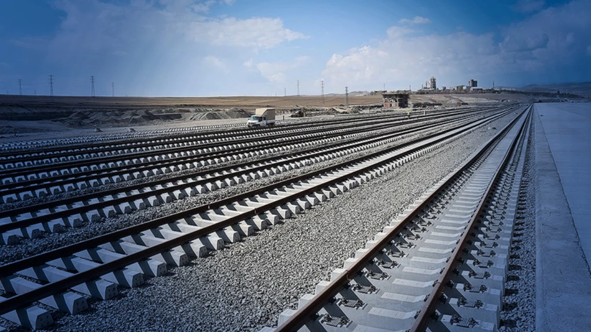 Türkiye'nin omurgası olacak: Stratejik 38 yeni demir yolu hattının hazırlığı tamamlandı Türkiye'nin omurgası olacak: Stratejik 38 yeni demir yolu hattının hazırlığı tamamlandı