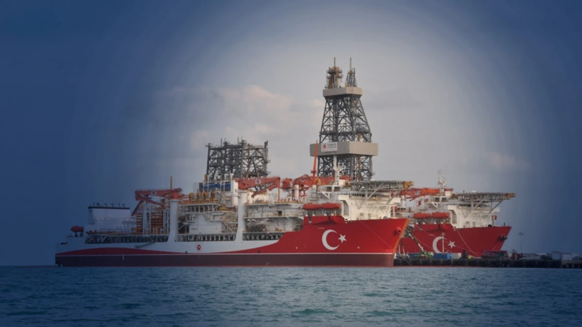 Türkiye'nin yeni sondaj gemileri ilk görevlerine hazırlanıyor Türkiye'nin yeni sondaj gemileri ilk görevlerine hazırlanıyor