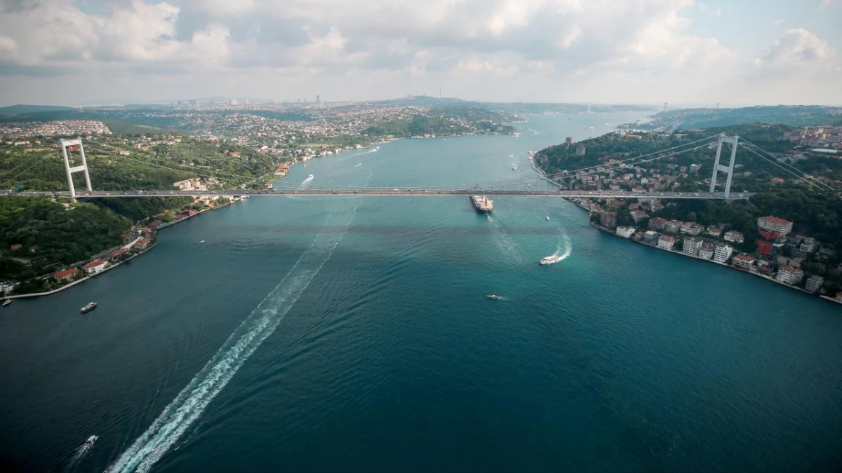 Valilik açıkladı: İstanbul Boğazı’nda yeni dönem! İzni olmayan kullanamayacak Valilik açıkladı: İstanbul Boğazı’nda yeni dönem! İzni olmayan kullanamayacak