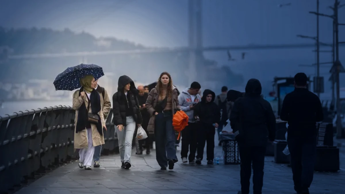 Valilikten fırtına uyarısı: İstanbul'da hızı 75 km'ye ulaşacak Valilikten fırtına uyarısı: İstanbul'da hızı 75 km'ye ulaşacak