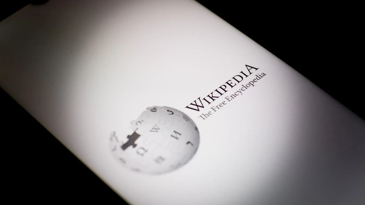 Wikipedia'nın trafiğini yapay zeka düşürdü: 'ücretli erişim' talebi Wikipedia'nın trafiğini yapay zeka düşürdü: 'ücretli erişim' talebi