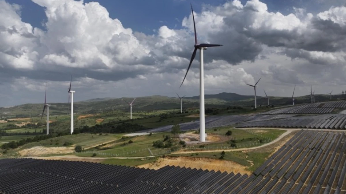 YEKA ihaleleriyle 3,3 milyar dolarlık yenilenebilir enerji yatırımı geliyor YEKA ihaleleriyle 3,3 milyar dolarlık yenilenebilir enerji yatırımı geliyor