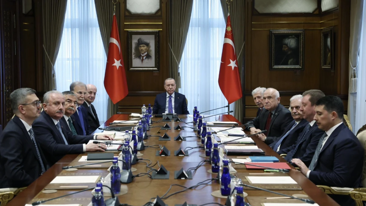 Yüksek İstişare Kurulu toplandı: Aile, nüfus ve Kıbrıs gündemin ön sıralarında Yüksek İstişare Kurulu toplandı: Aile, nüfus ve Kıbrıs gündemin ön sıralarında