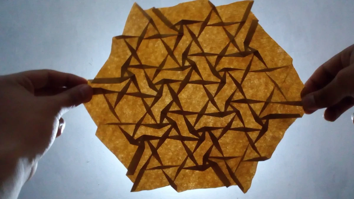Yumuşak robotikte ‘origami’ devrimi: Şekil değiştiren akıllı grafen malzeme Yumuşak robotikte ‘origami’ devrimi: Şekil değiştiren akıllı grafen malzeme