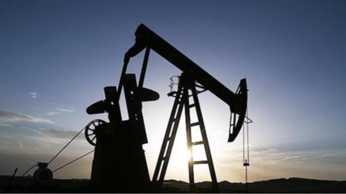 Yüzde 0,8 arttı! Brent petrolün varili 64,04 dolardan işlem görüyor Yüzde 0,8 arttı! Brent petrolün varili 64,04 dolardan işlem görüyor