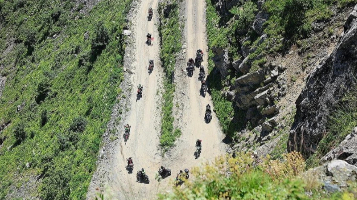Zorlu Derebaşı virajları motosiklet tutkunlarını ağırladı Zorlu Derebaşı virajları motosiklet tutkunlarını ağırladı