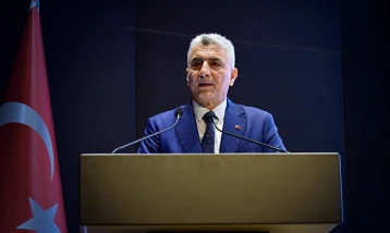 Bakan Bolat: Otomotiv sektöründe paradigma değişimi yaşanıyor Bakan Bolat: Otomotiv sektöründe paradigma değişimi yaşanıyor