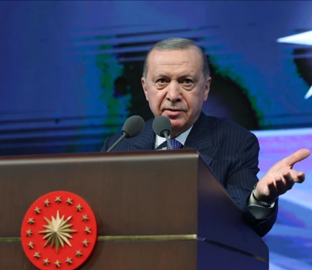 300 metrelik uçak gemisi geliyor: Erdoğan inşa sürecinin başladığını açıkladı 300 metrelik uçak gemisi geliyor: Erdoğan inşa sürecinin başladığını açıkladı