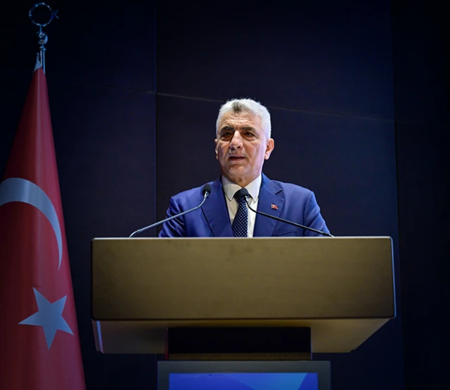 Bakan Bolat: Otomotiv sektöründe paradigma değişimi yaşanıyor Bakan Bolat: Otomotiv sektöründe paradigma değişimi yaşanıyor