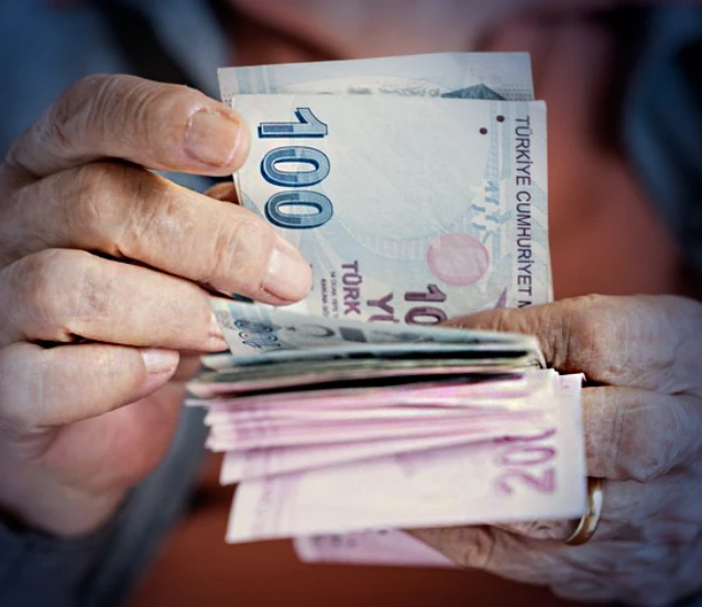 Emekliye 60 bin TL'ye varan avantaj paketi!