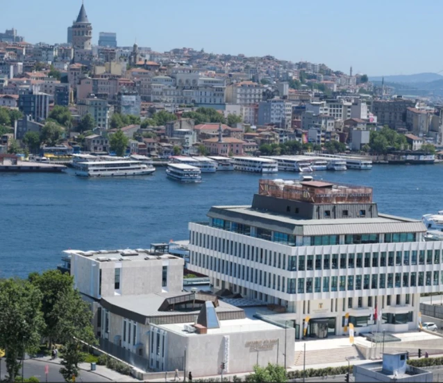 Geleceğin finansçıları ticaretin kalbinde yetişiyor: Eminönü'nde master