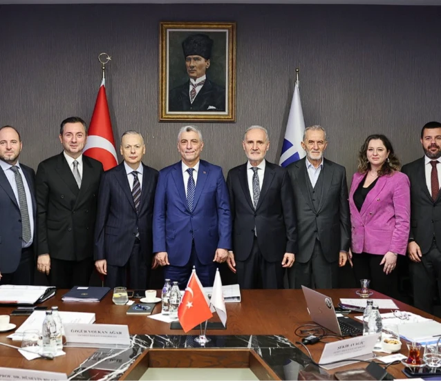 Hizmet ihracatında tarihi başarı: 63,5 milyar dolar fazla! Hizmet ihracatında tarihi başarı: 63,5 milyar dolar fazla!