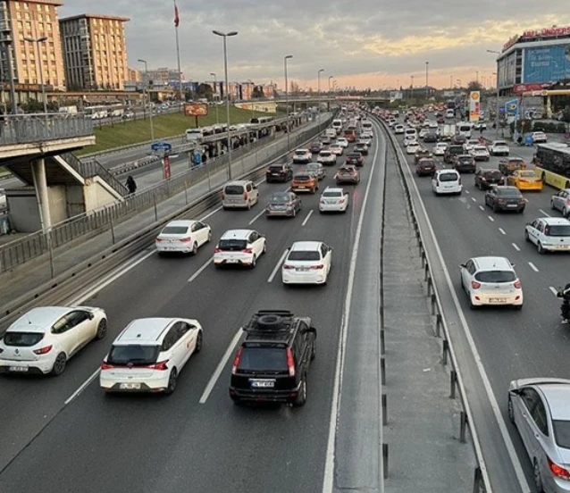 Araç sahipleri dikkat! 12 saat trafiğe kapanacak