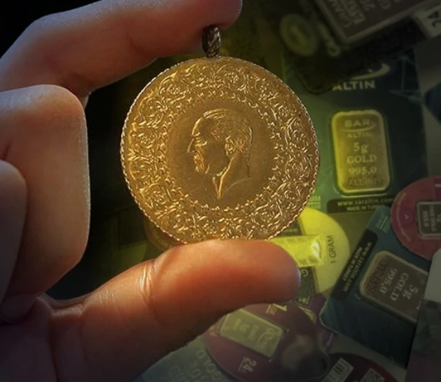Gram altın 4.700 TL'yi aşarak rekor kırdı Gram altın 4.700 TL'yi aşarak rekor kırdı