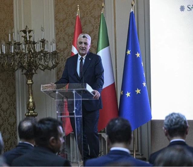 Türkiye-İtalya ticaretinde yeni hedef 40 milyar dolar Türkiye-İtalya ticaretinde yeni hedef 40 milyar dolar