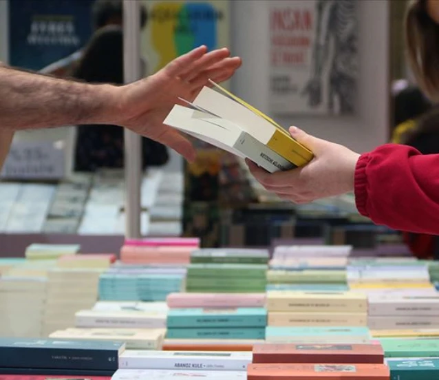 Türkiye Kitap Pazarı raporu açıklandı: 413 milyon kitap üretildi Türkiye Kitap Pazarı raporu açıklandı: 413 milyon kitap üretildi
