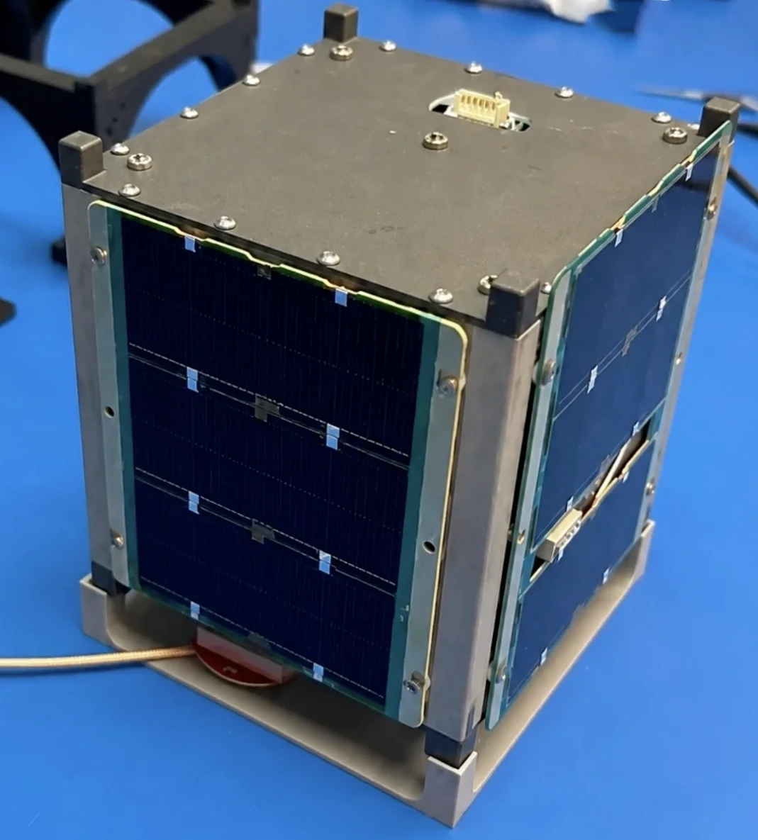 Dünyanın ilk ticari nükleer uydusu SpaceX ile yörüngeye fırlatıldı