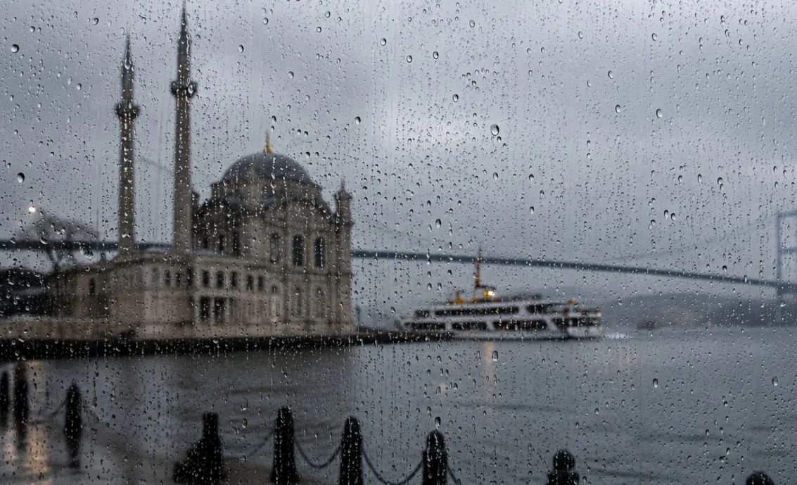 İstanbul’da yağmur bugün saat 18.00’de başlıyor: AKOM uyardı! Cumartesi daha da kuvvetlenecek