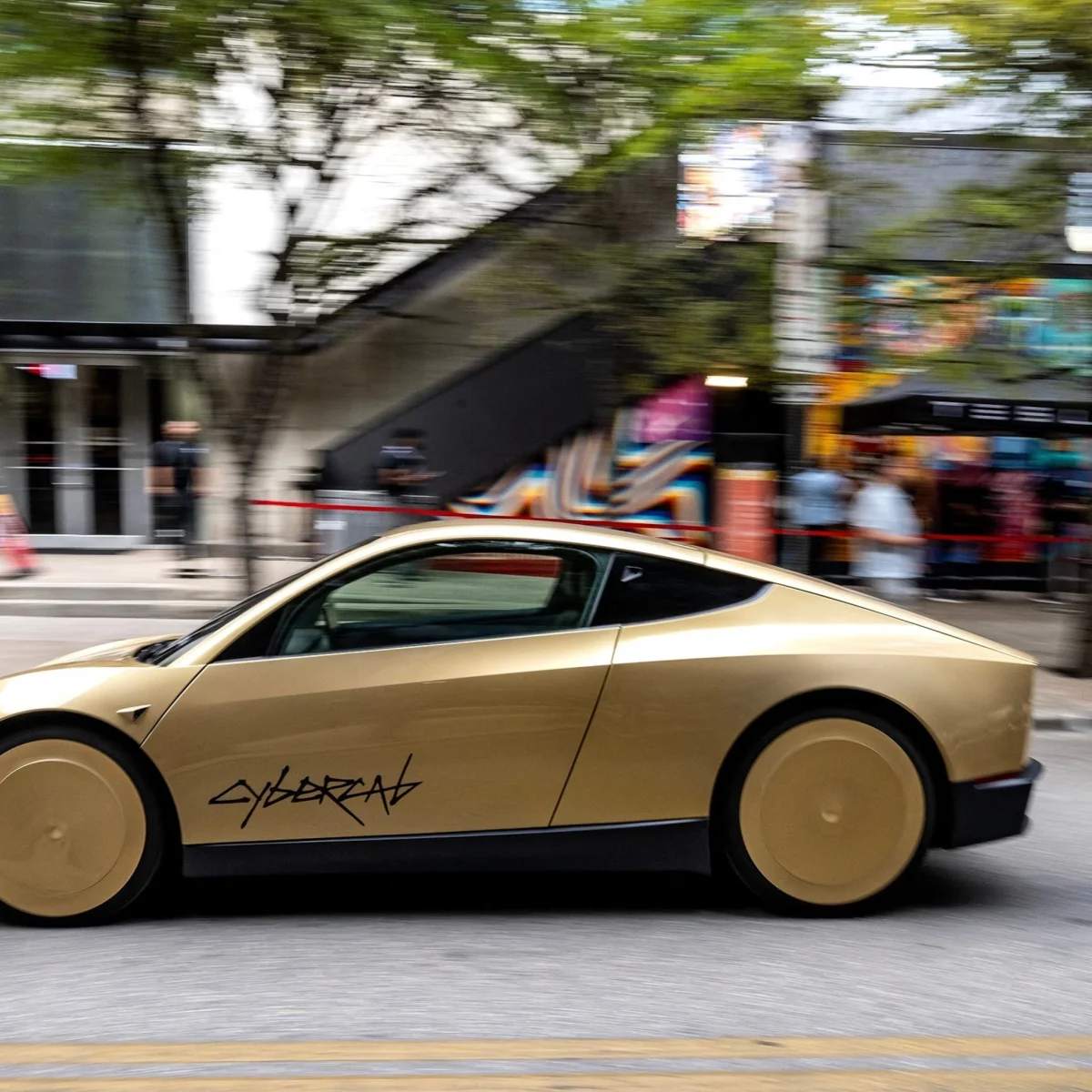 Tesla direksiyonsuz Cybercab satışlarına yıl sonunda başlıyor