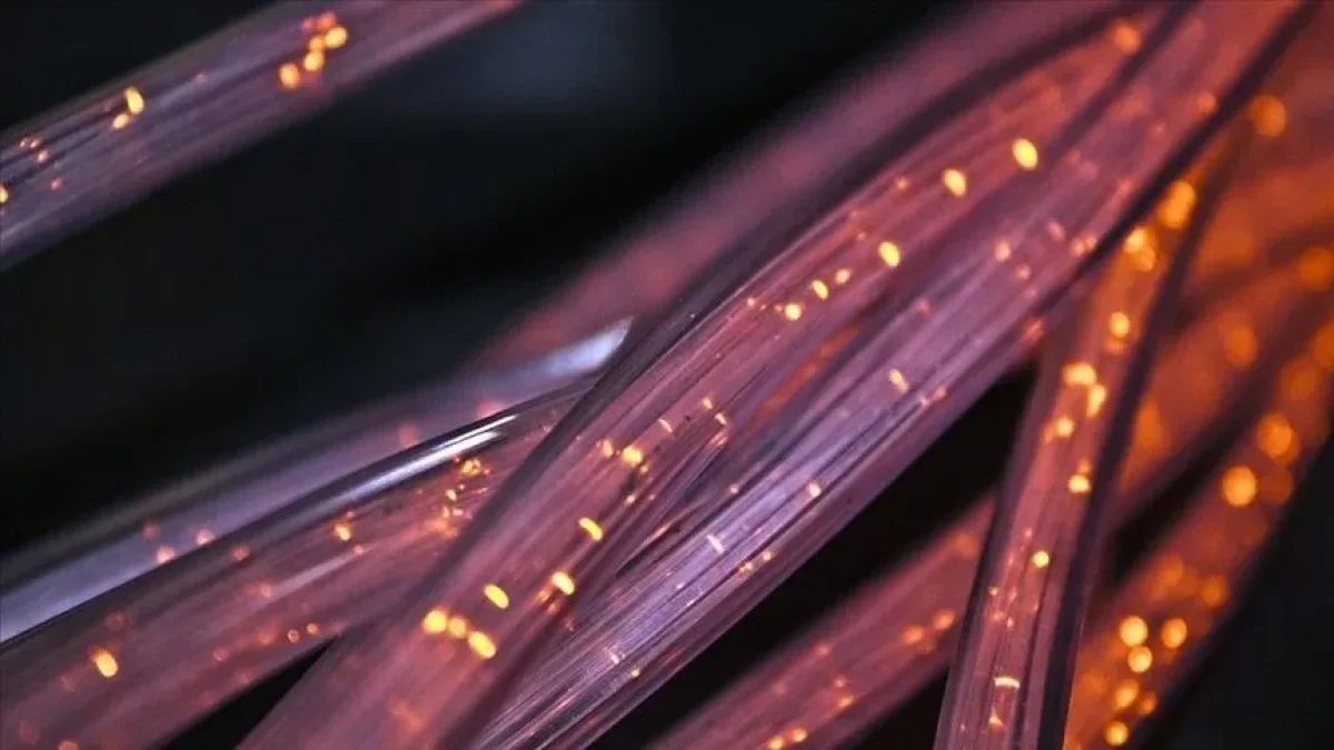 Türkiye'nin dijital altyapısı güçleniyor: 1 yılda 82 bin kilometre fiber hat eklendi Türkiye'nin dijital altyapısı güçleniyor: 1 yılda 82 bin kilometre fiber hat eklendi