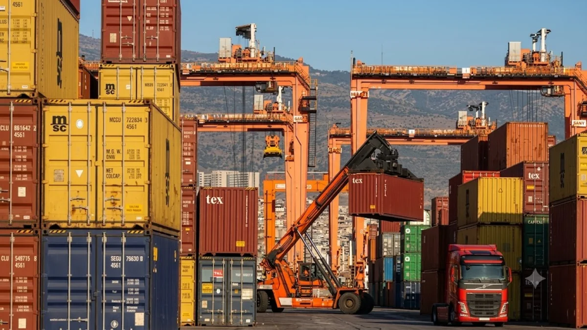 Yılın ilk yarısında yüzde 44 arttı: Tacikistan'ın dış ticaret hacmi 6,8 milyar doları aştı Yılın ilk yarısında yüzde 44 arttı: Tacikistan'ın dış ticaret hacmi 6,8 milyar doları aştı